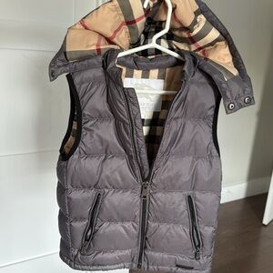 Burberry vest Sz 6 y